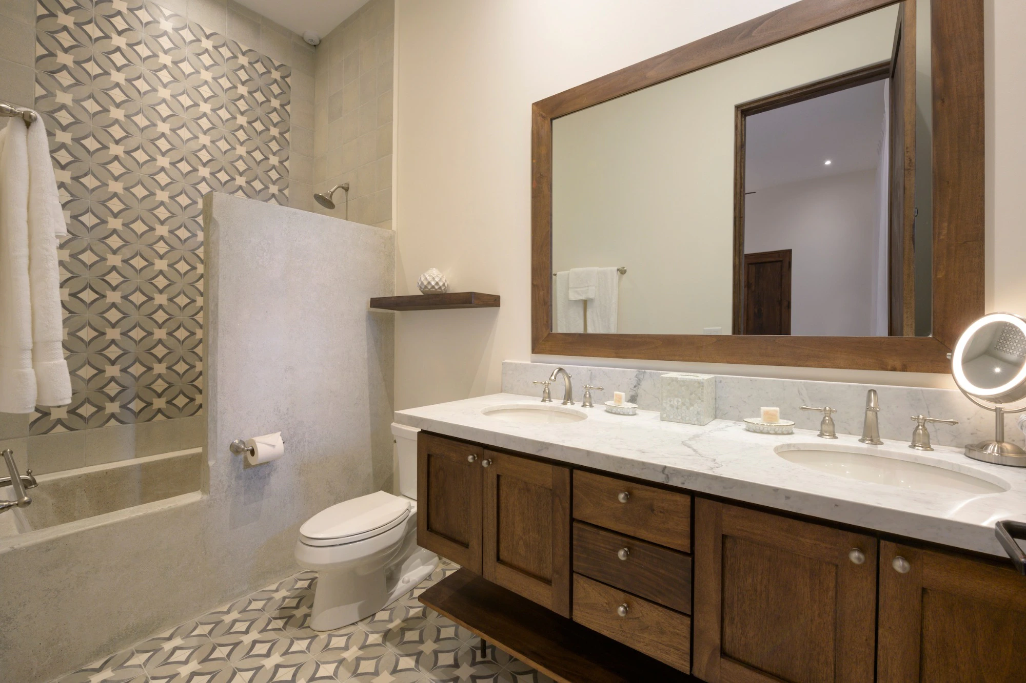 Casa Plumeria | 8 Calle Virginia