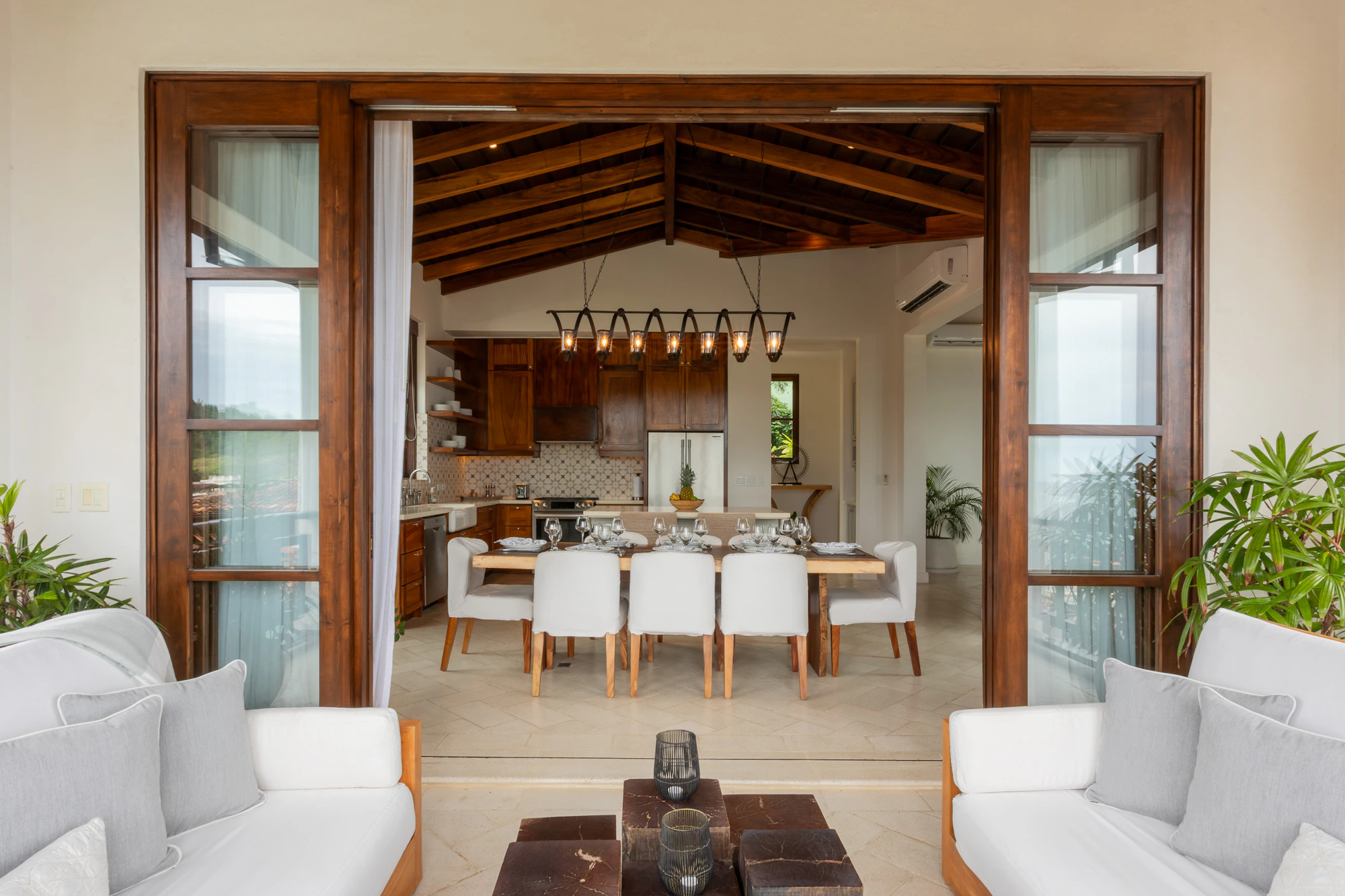 Casa Plumeria | 8 Calle Virginia