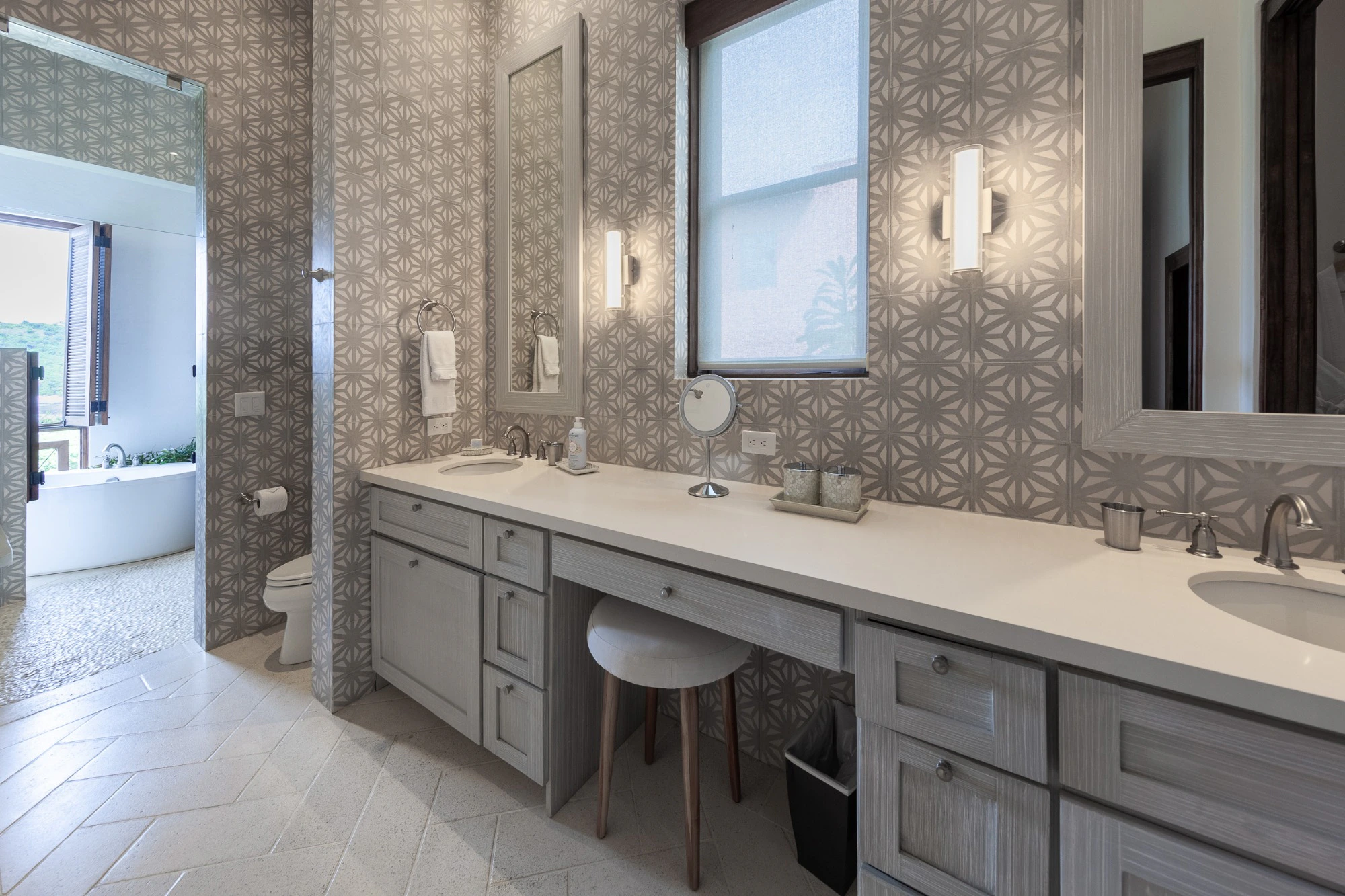 Casa Plumeria | 8 Calle Virginia