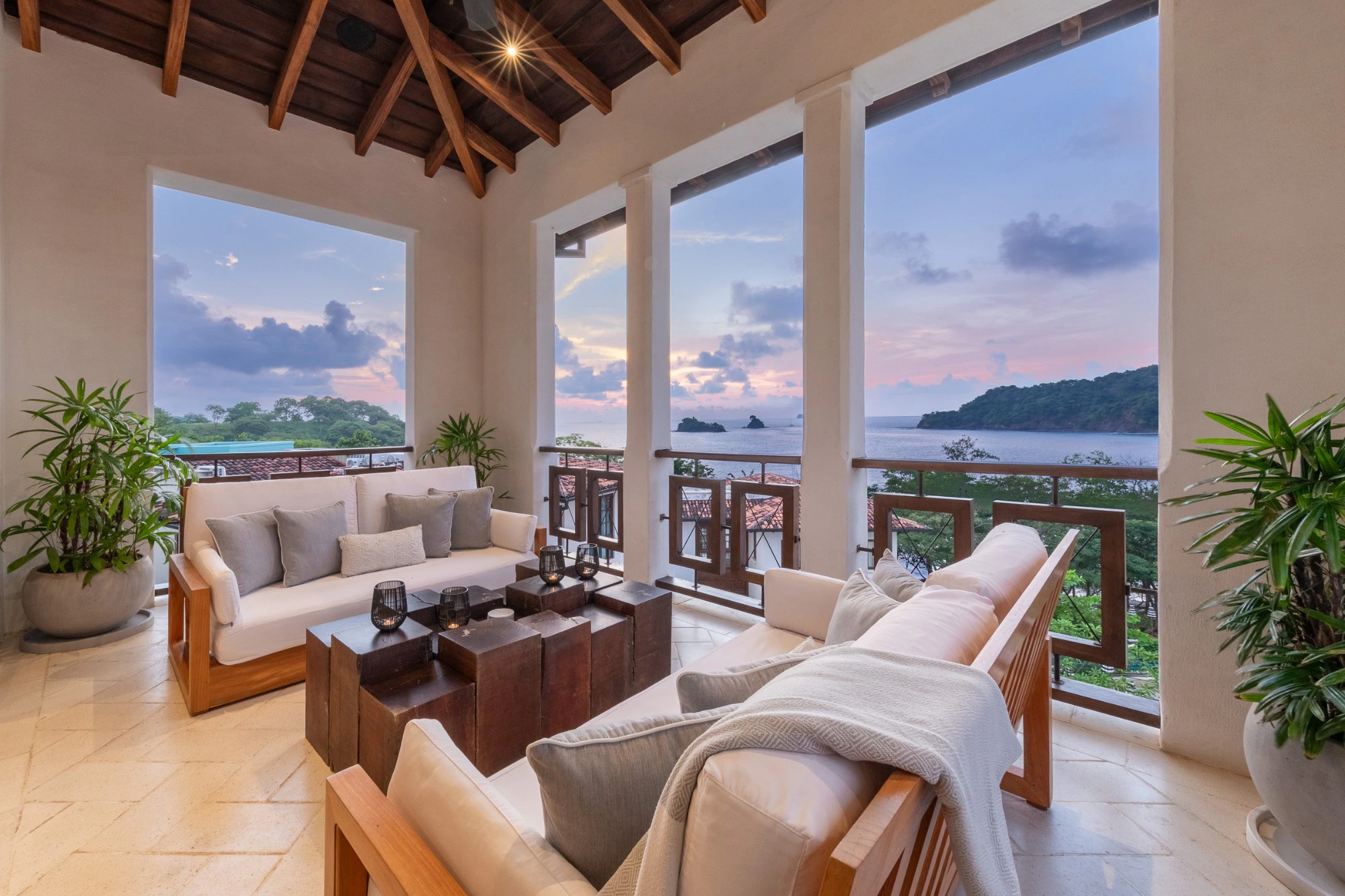 Casa Plumeria | 8 Calle Virginia