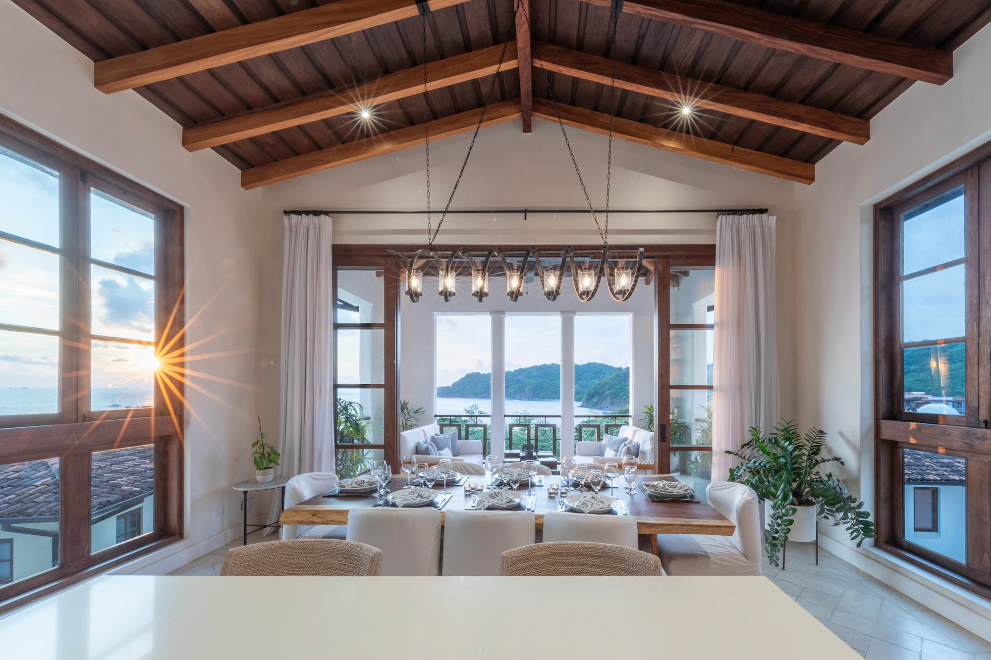 Casa Plumeria | 8 Calle Virginia