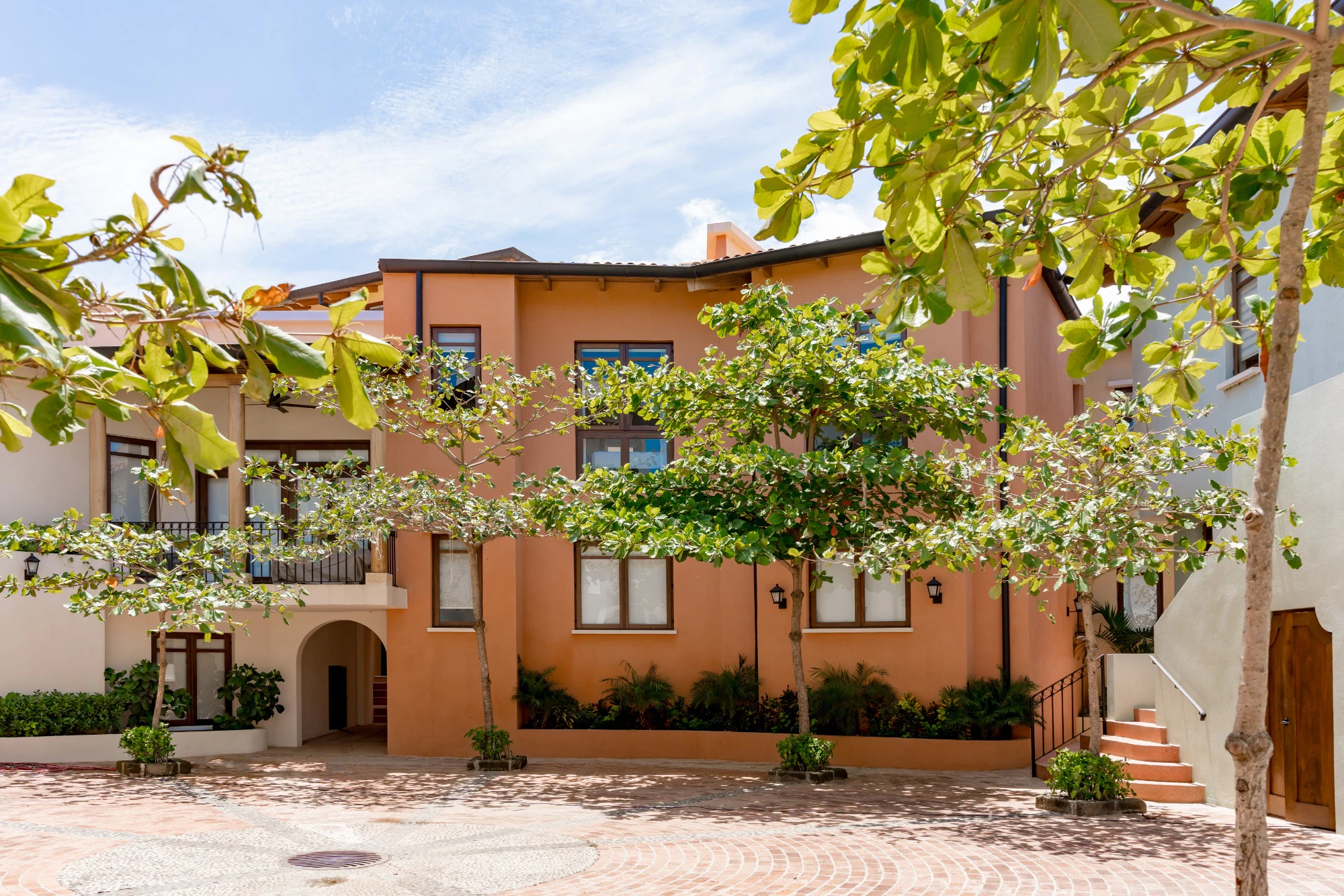 Coralina Flat | 206 Plaza Pienza