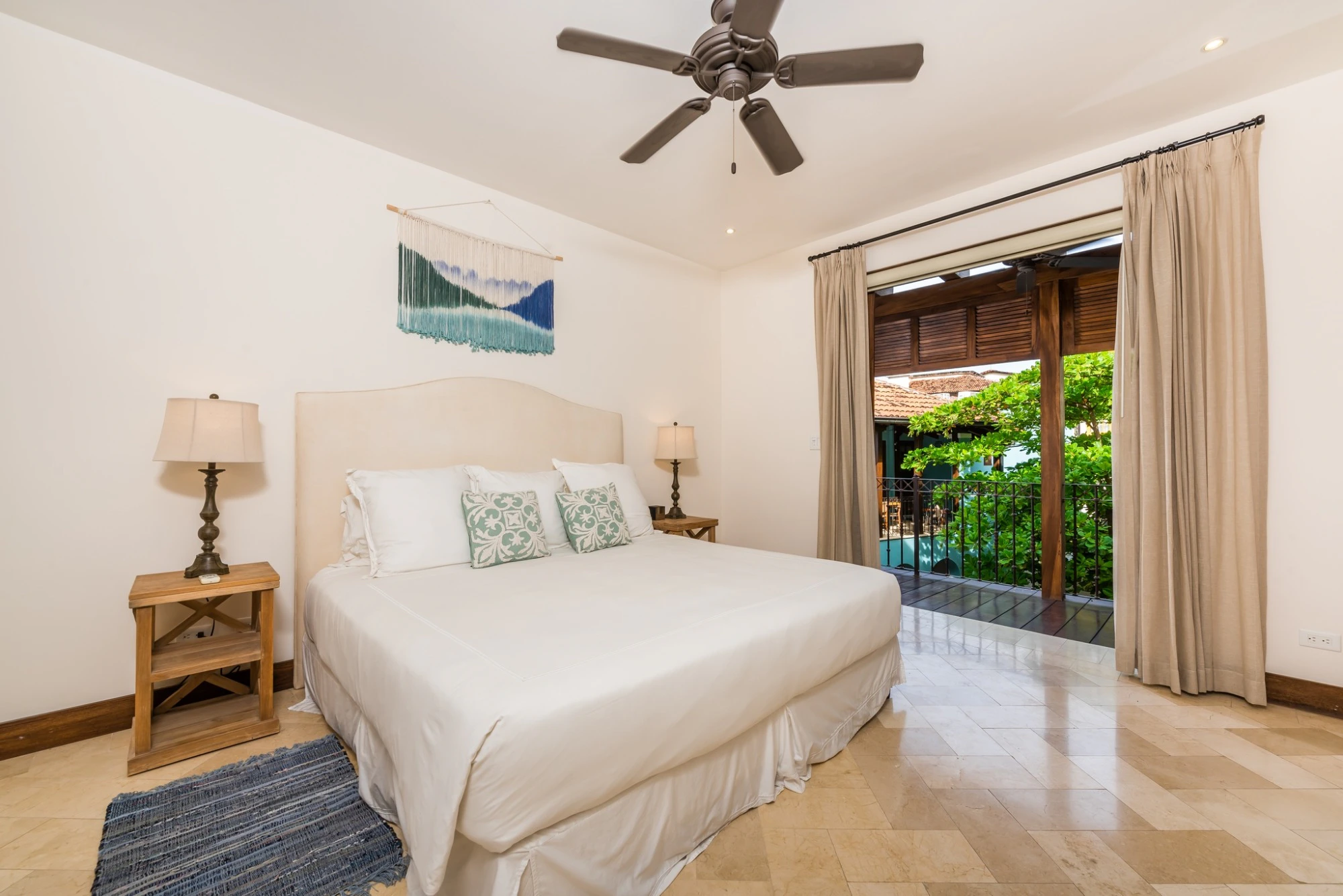 Flat | 24 Plaza Carlota