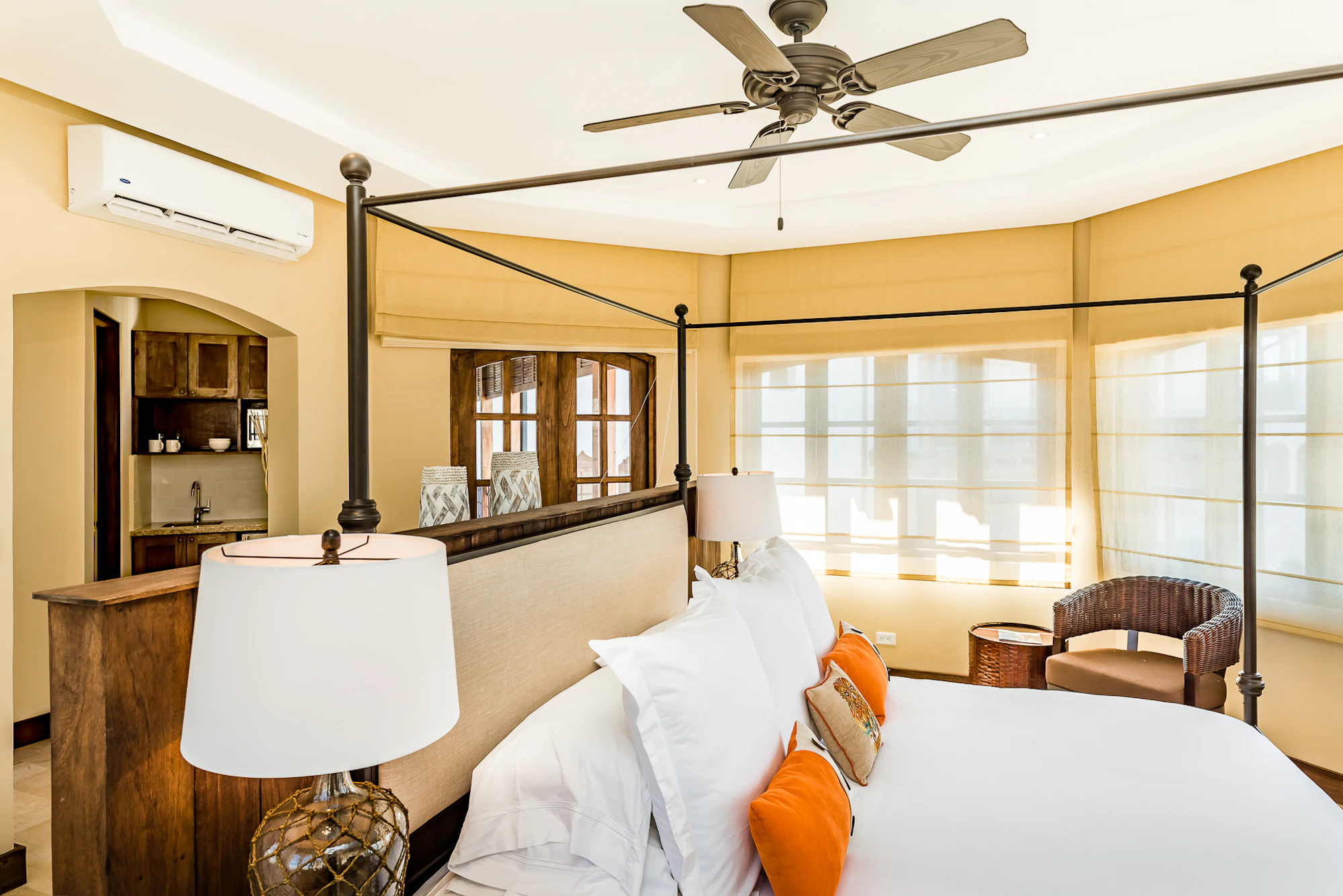 Studio | 20 Plaza Carlota