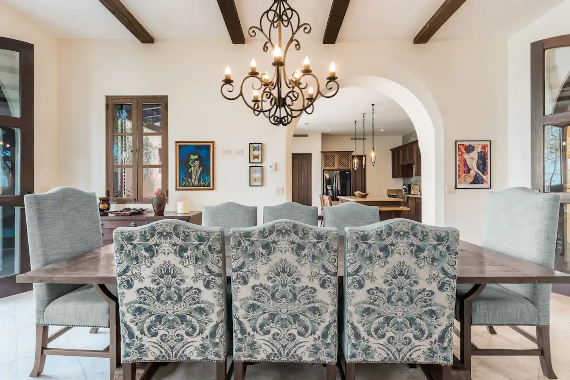 Casa de Tom dining room