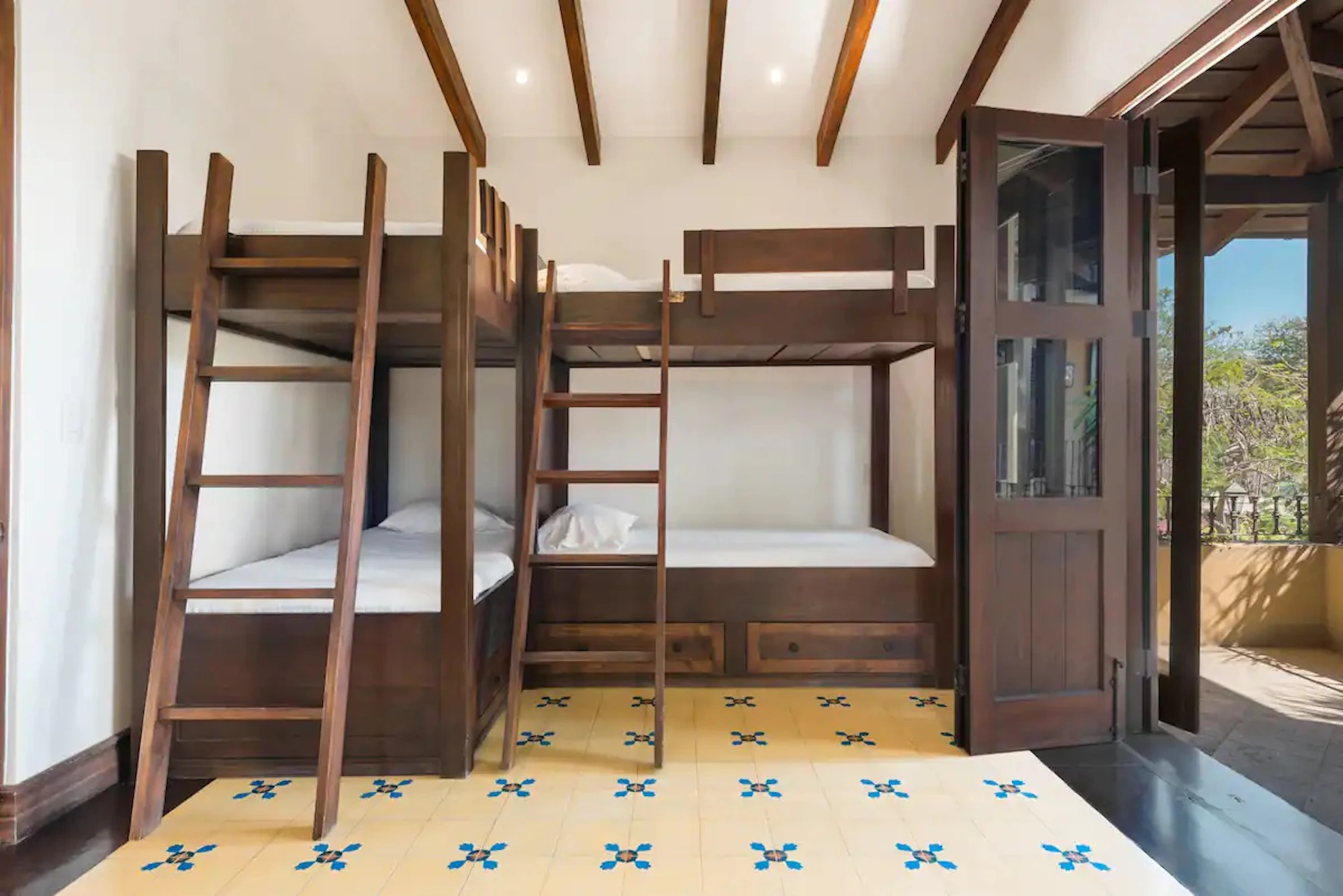 Casa de Tom Bunk Room