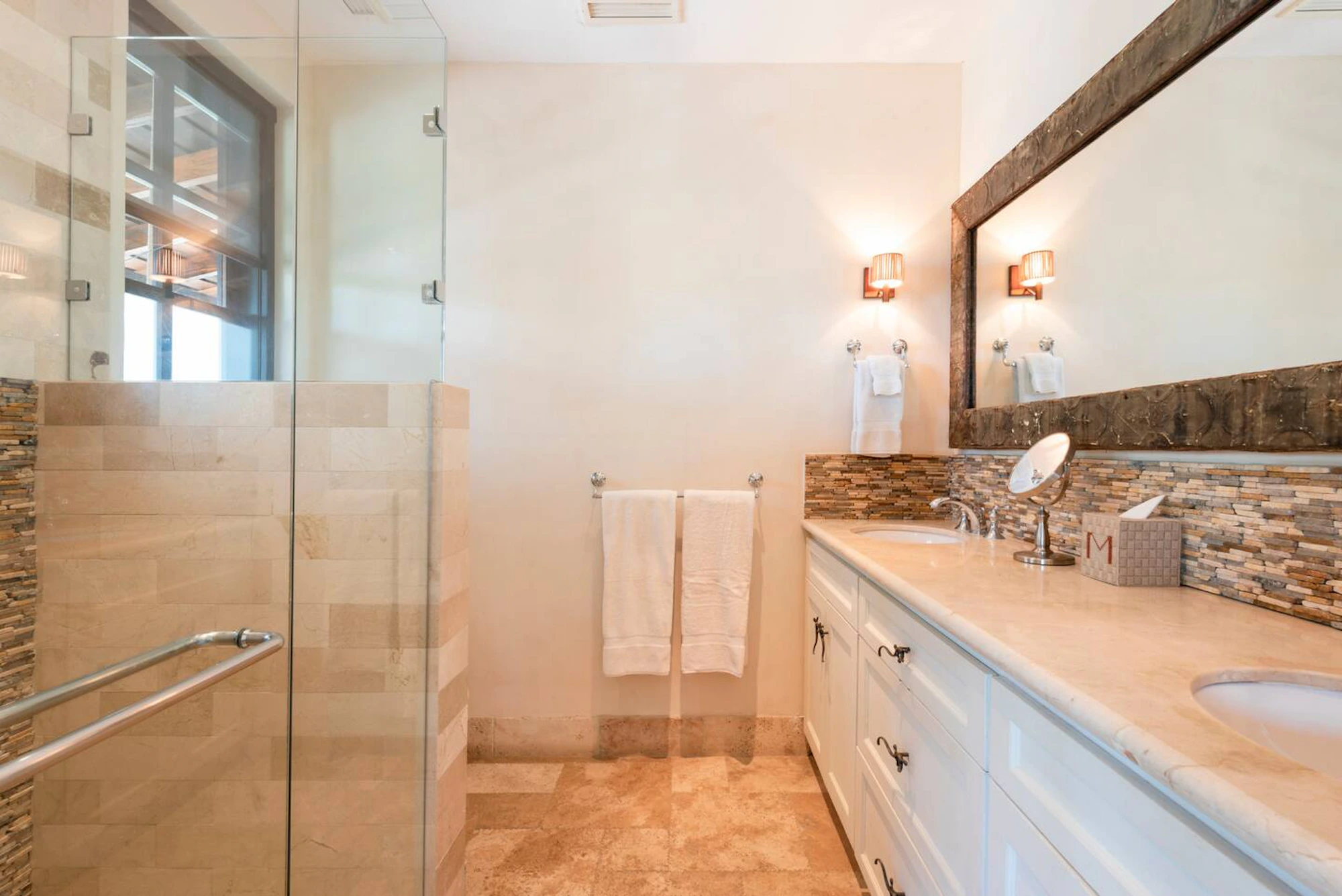 StuCasa Guest bathroom