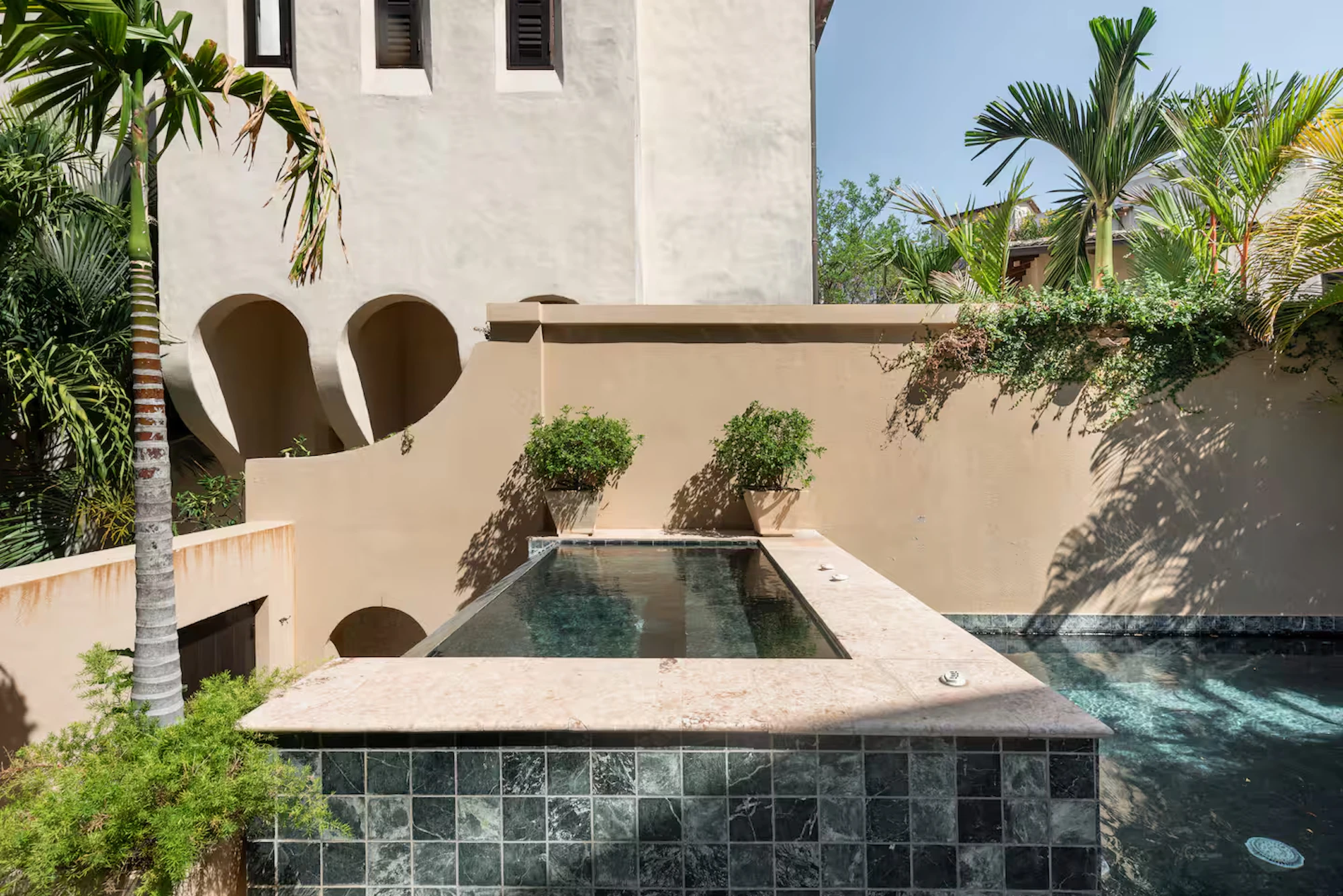 StuCasa Pool Terrace