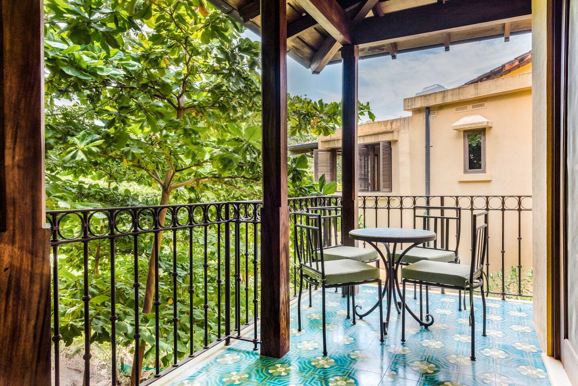 Casa Pelicano Guest Room Balcony