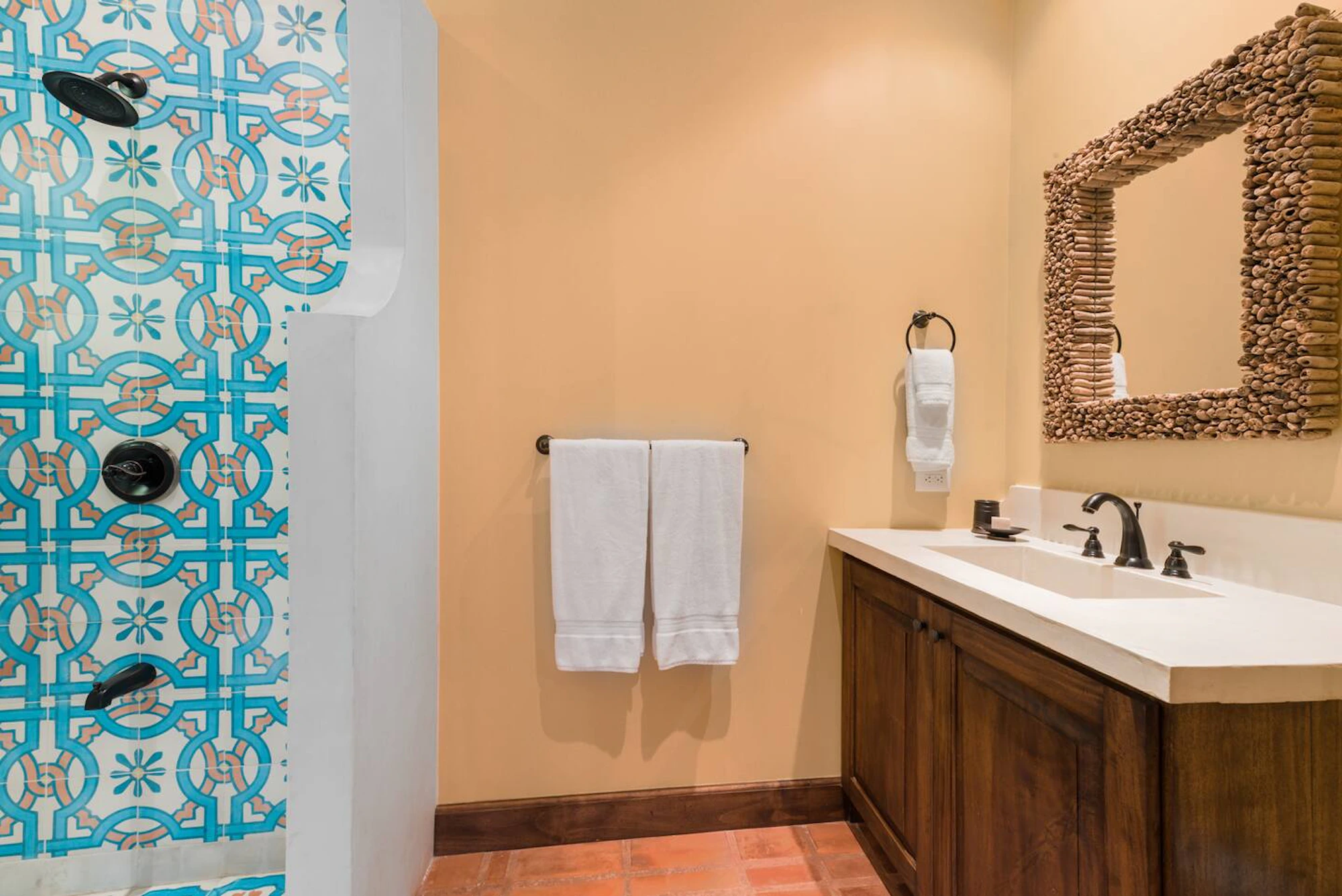 Casa Pelicano Bathroom