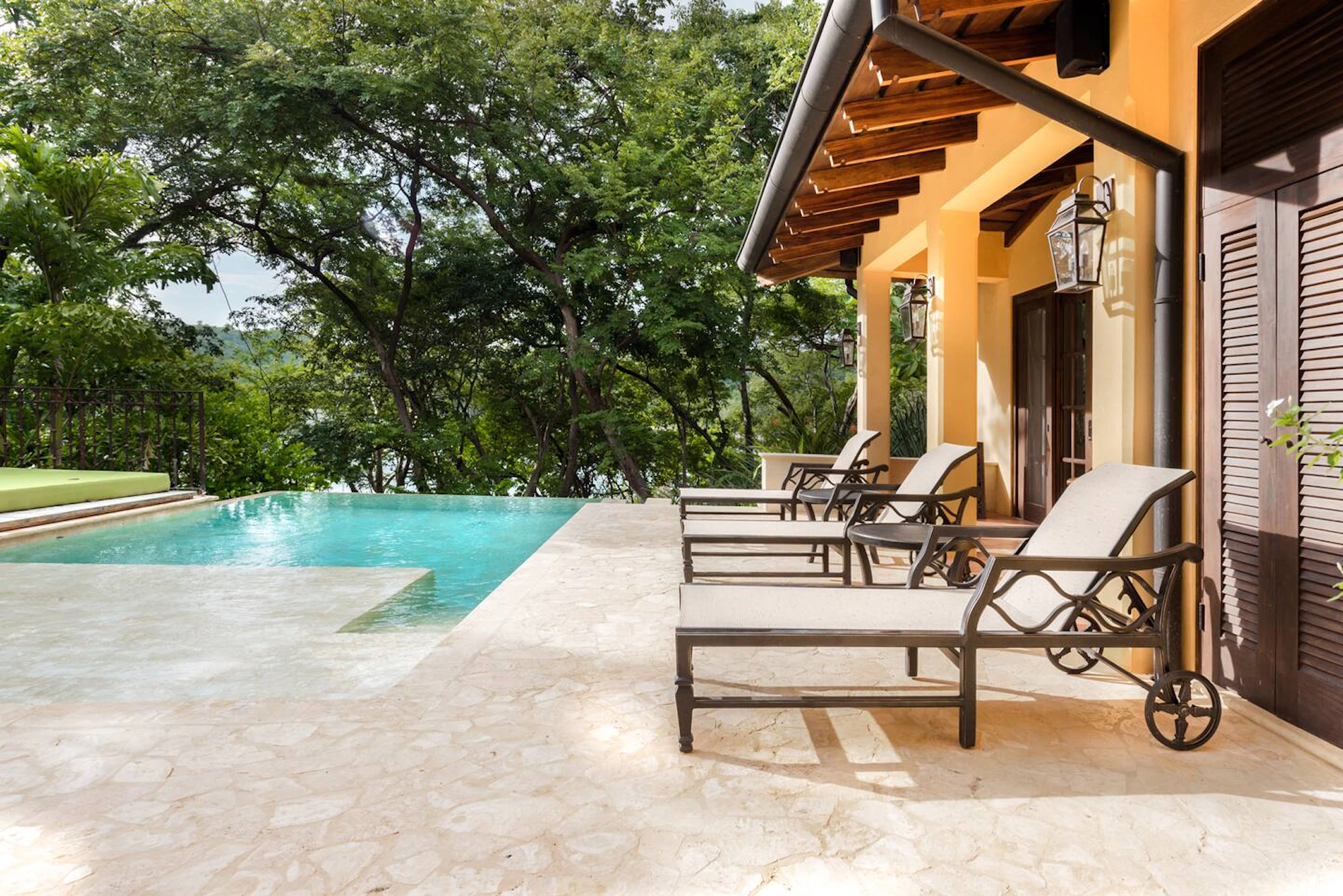 Casa Pelicano Pool lounger