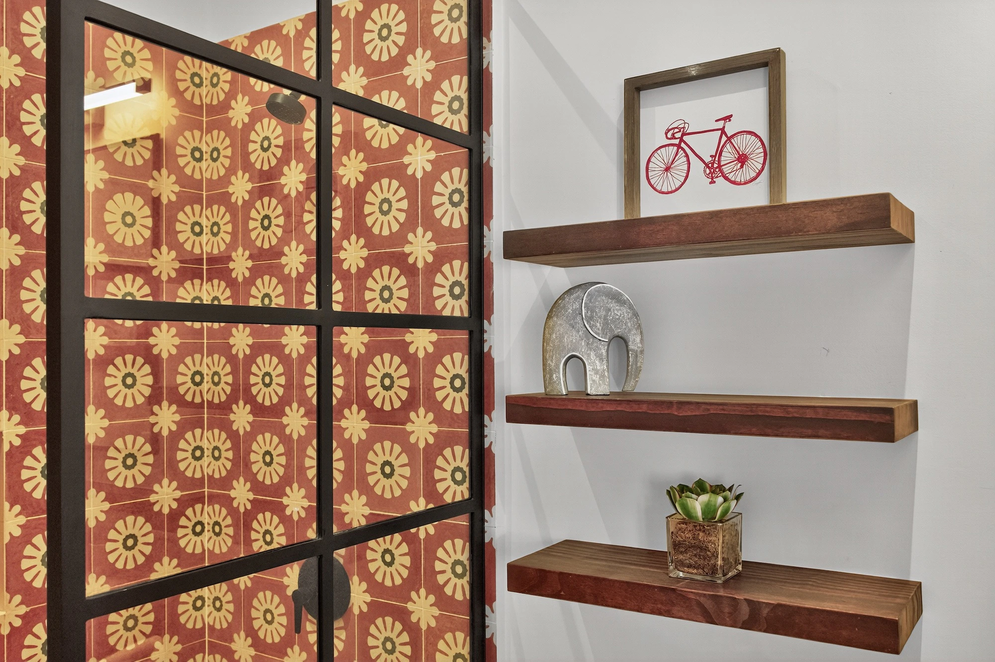 Coralina Flat | 206 Plaza Pienza