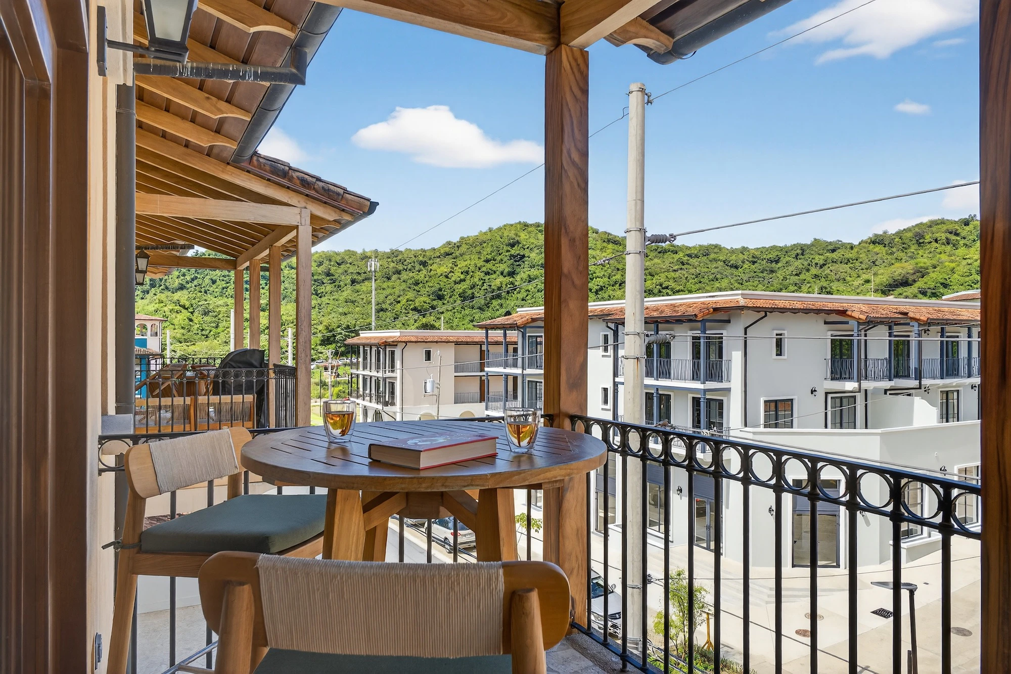 Coralina Flat | 206 Plaza Pienza