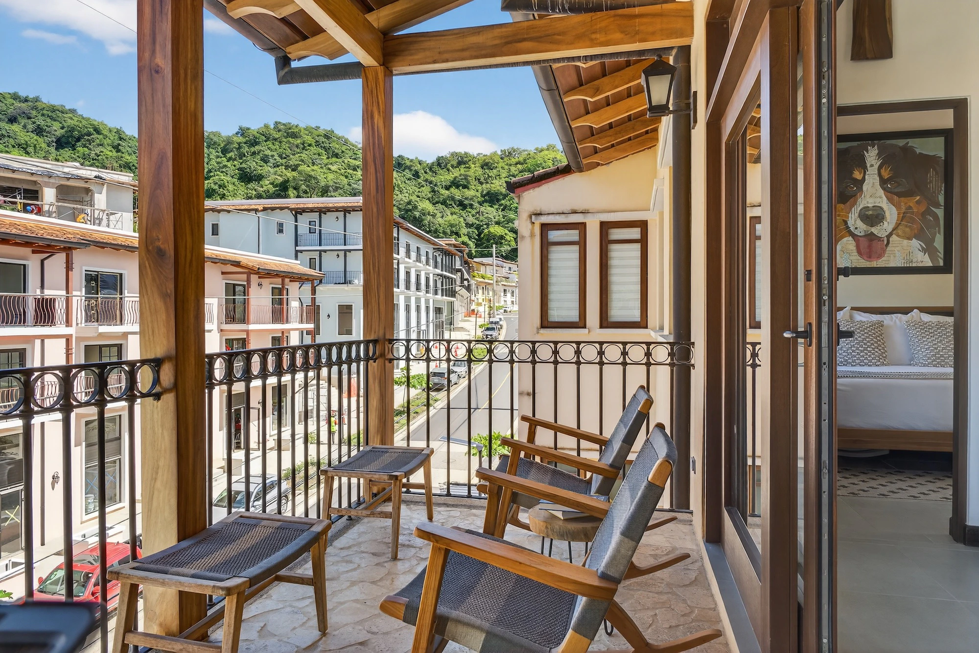 Coralina Flat | 206 Plaza Pienza