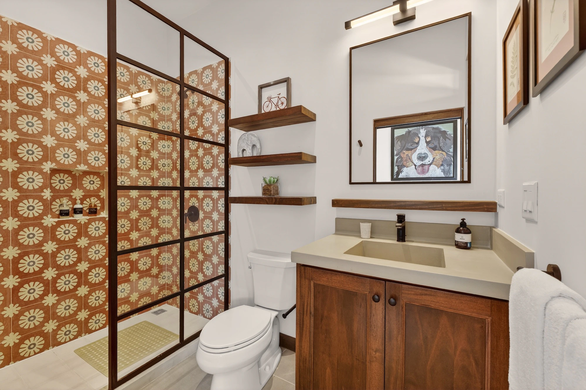 Coralina Flat | 206 Plaza Pienza