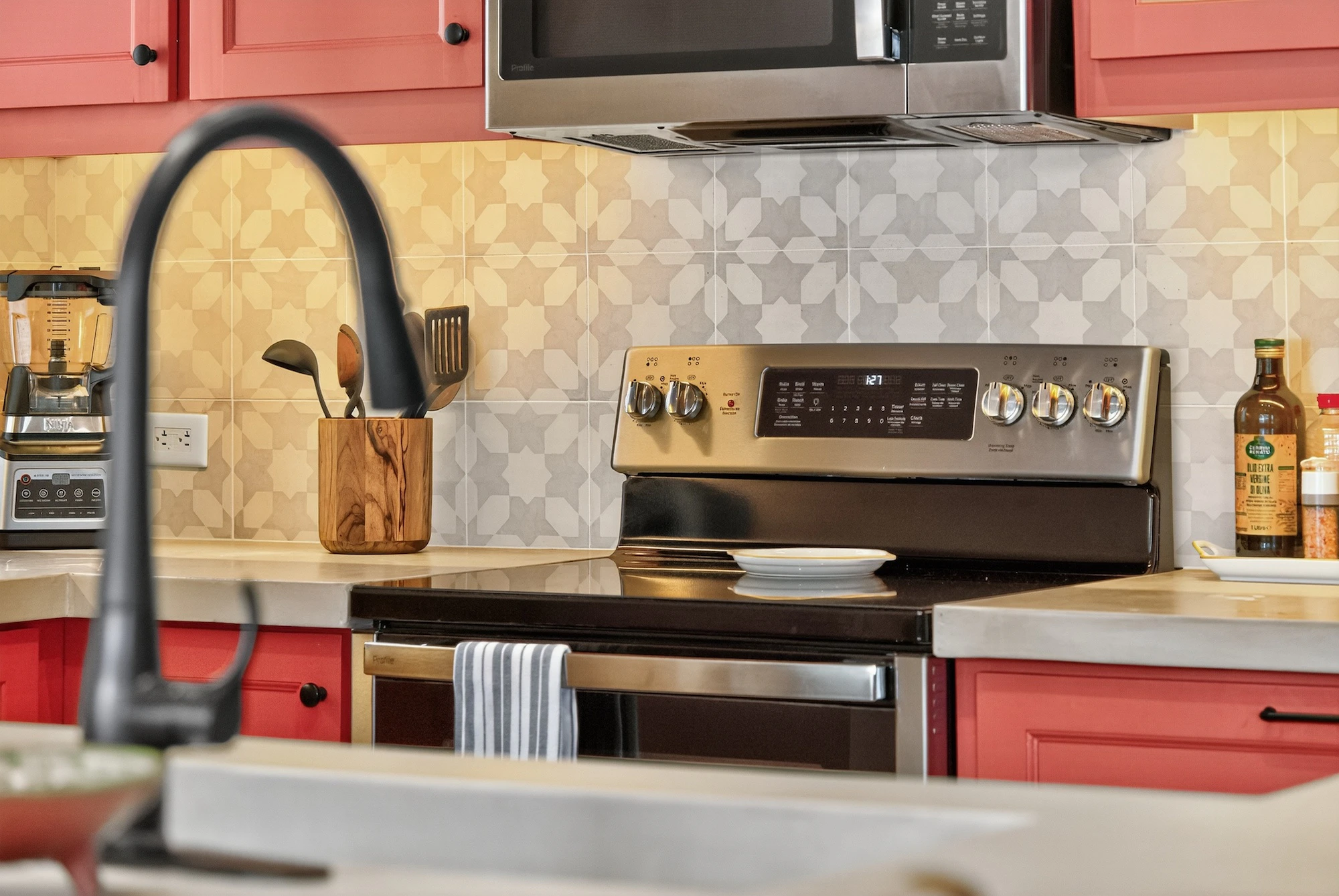 Coralina Flat | 206 Plaza Pienza