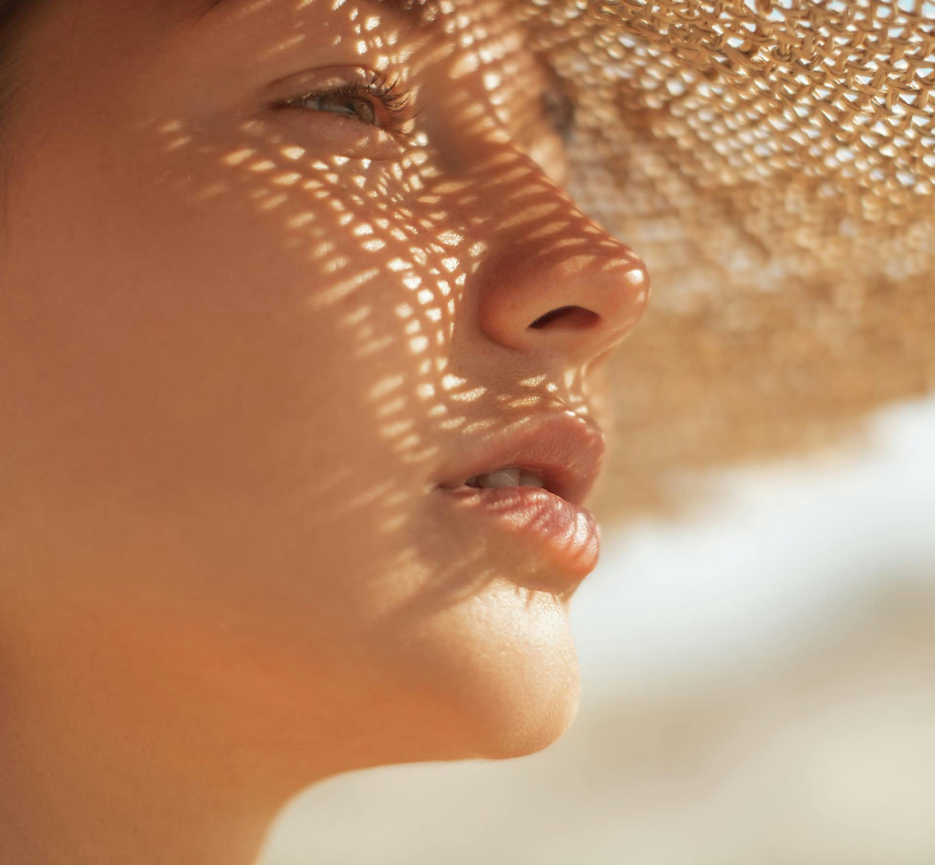 woman wearing sunhat