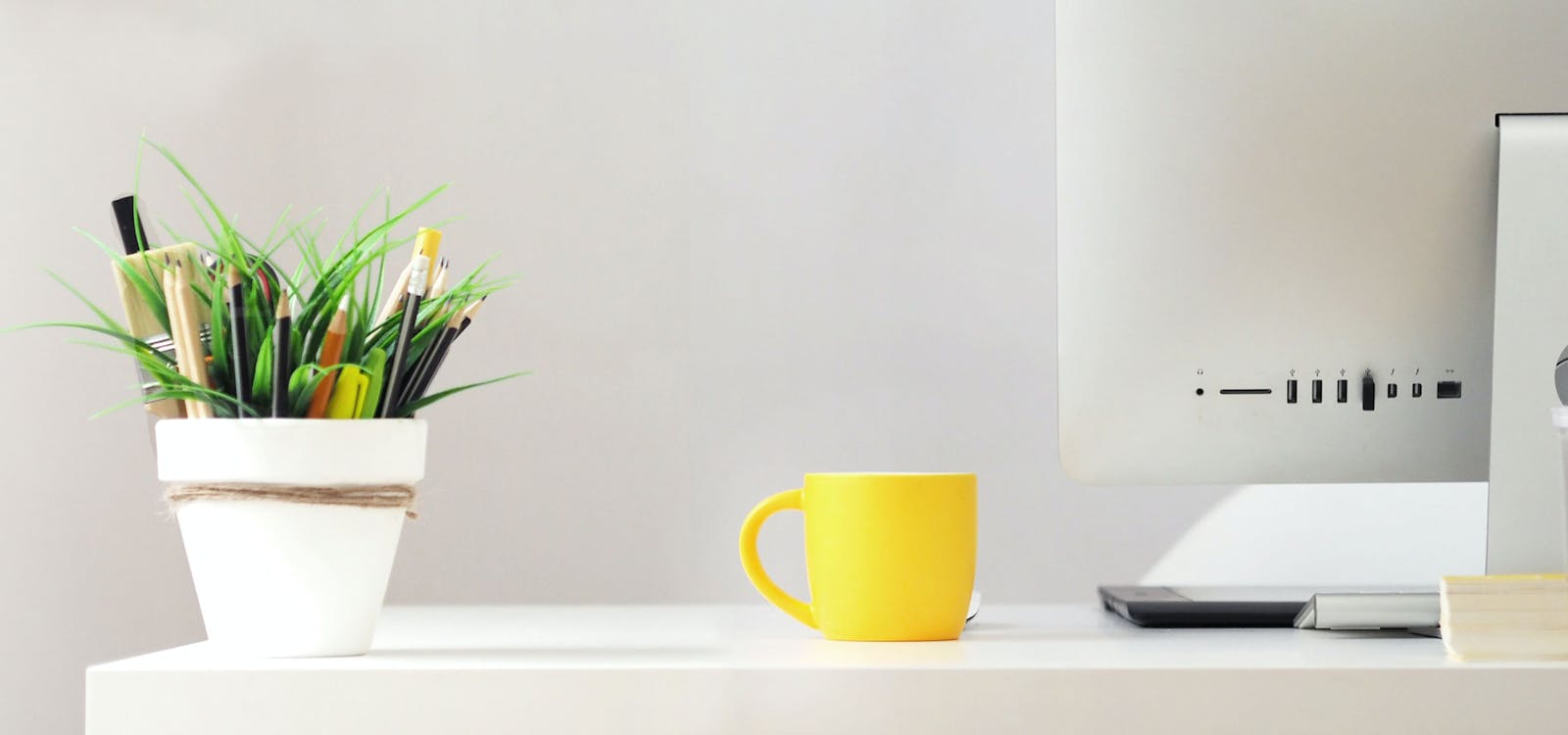 Scrivania Scrivania con pc