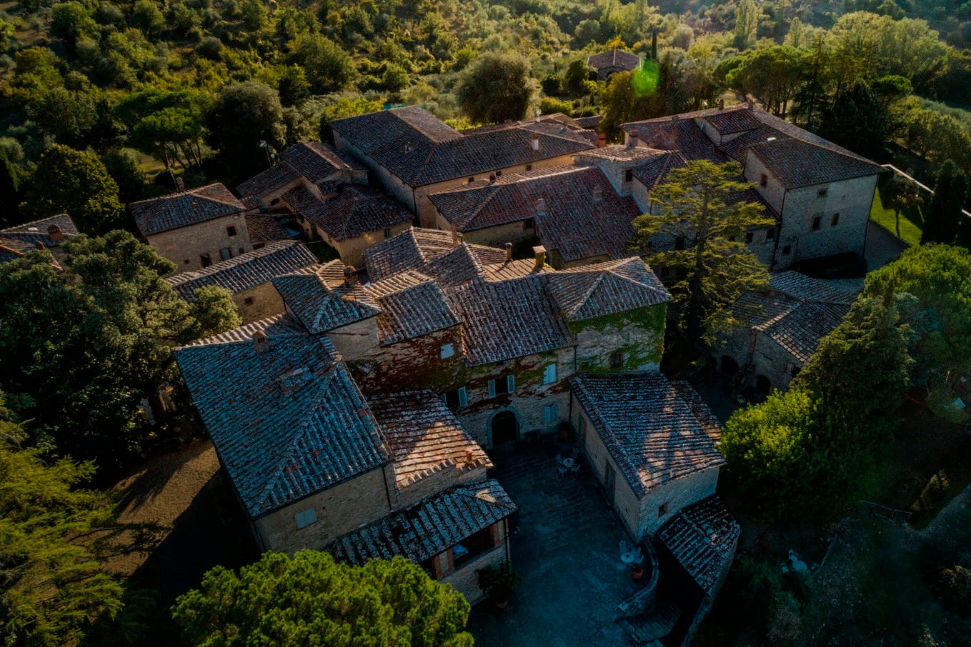Vista dall'alto sulla tenuta Castello di Ama