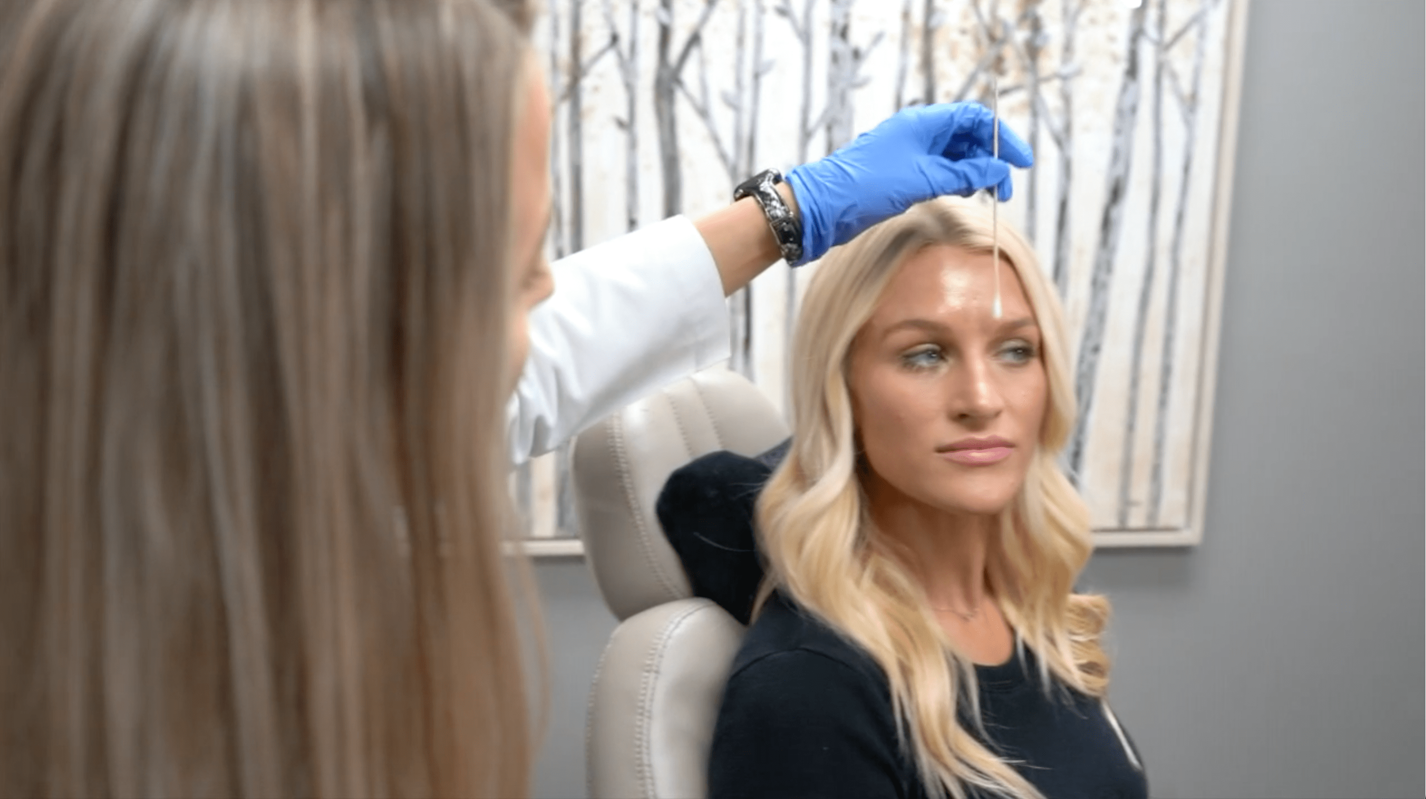 woman getting wrinkle relaxers