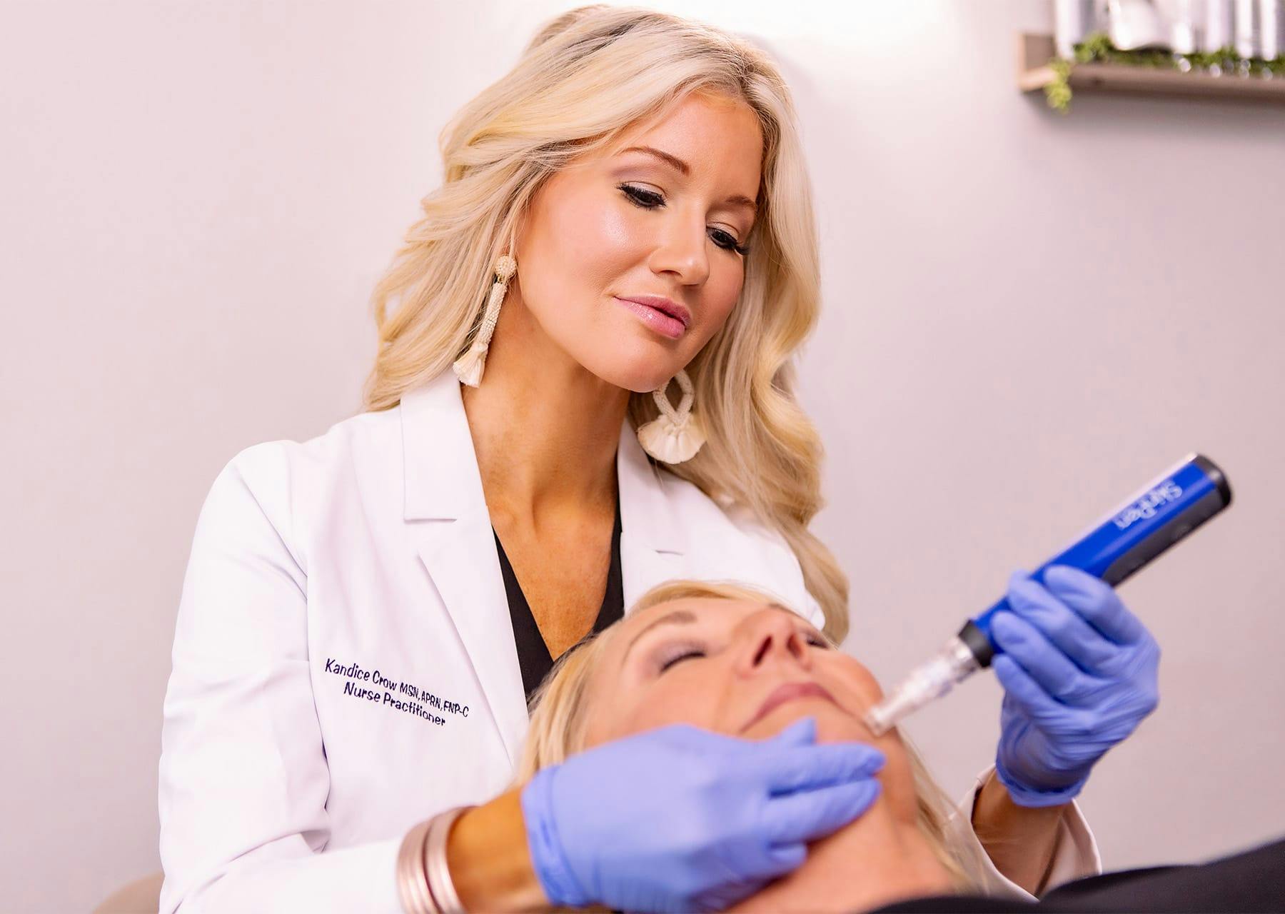 Kandice administering microneedling