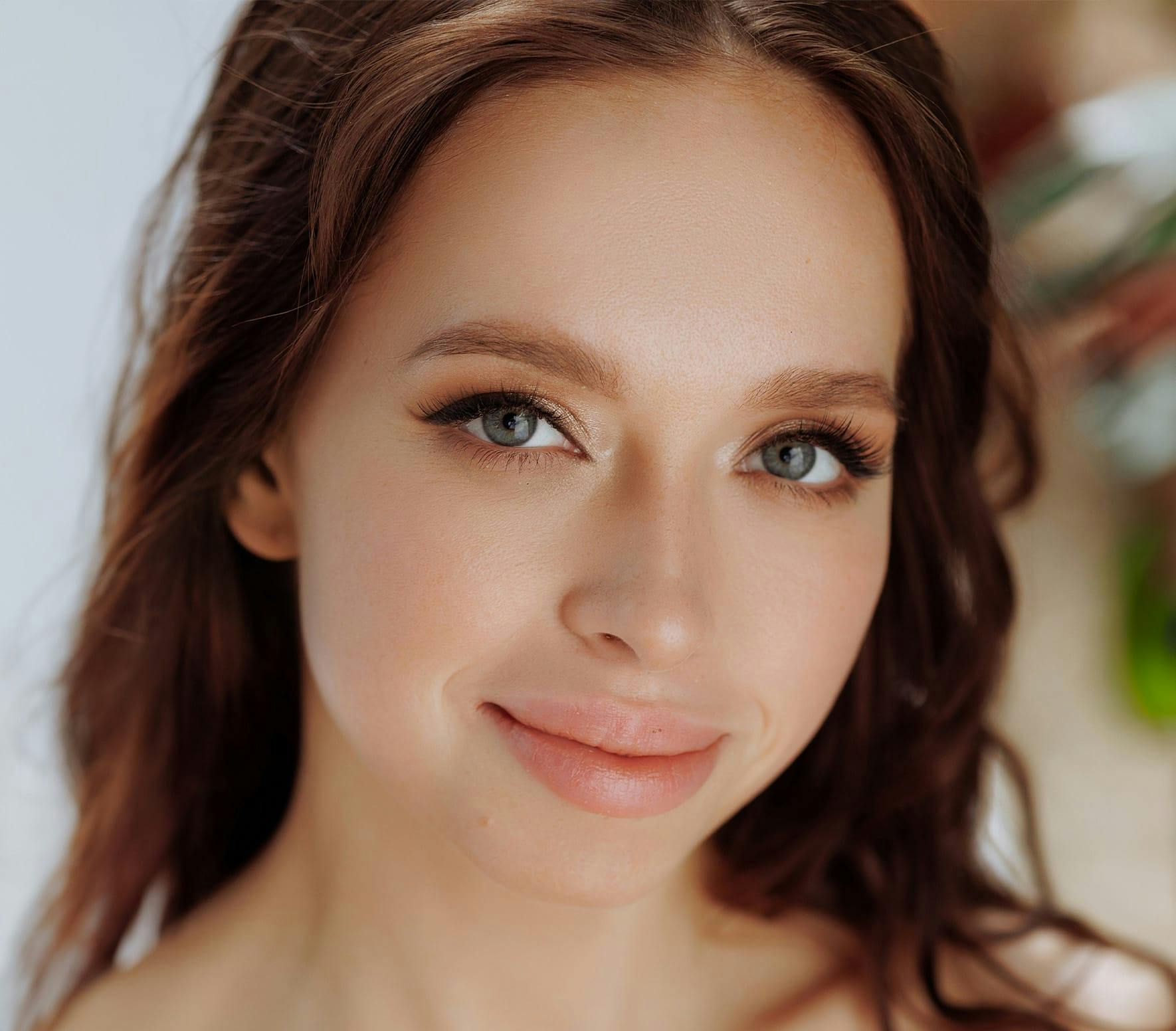 woman with auburn hair
