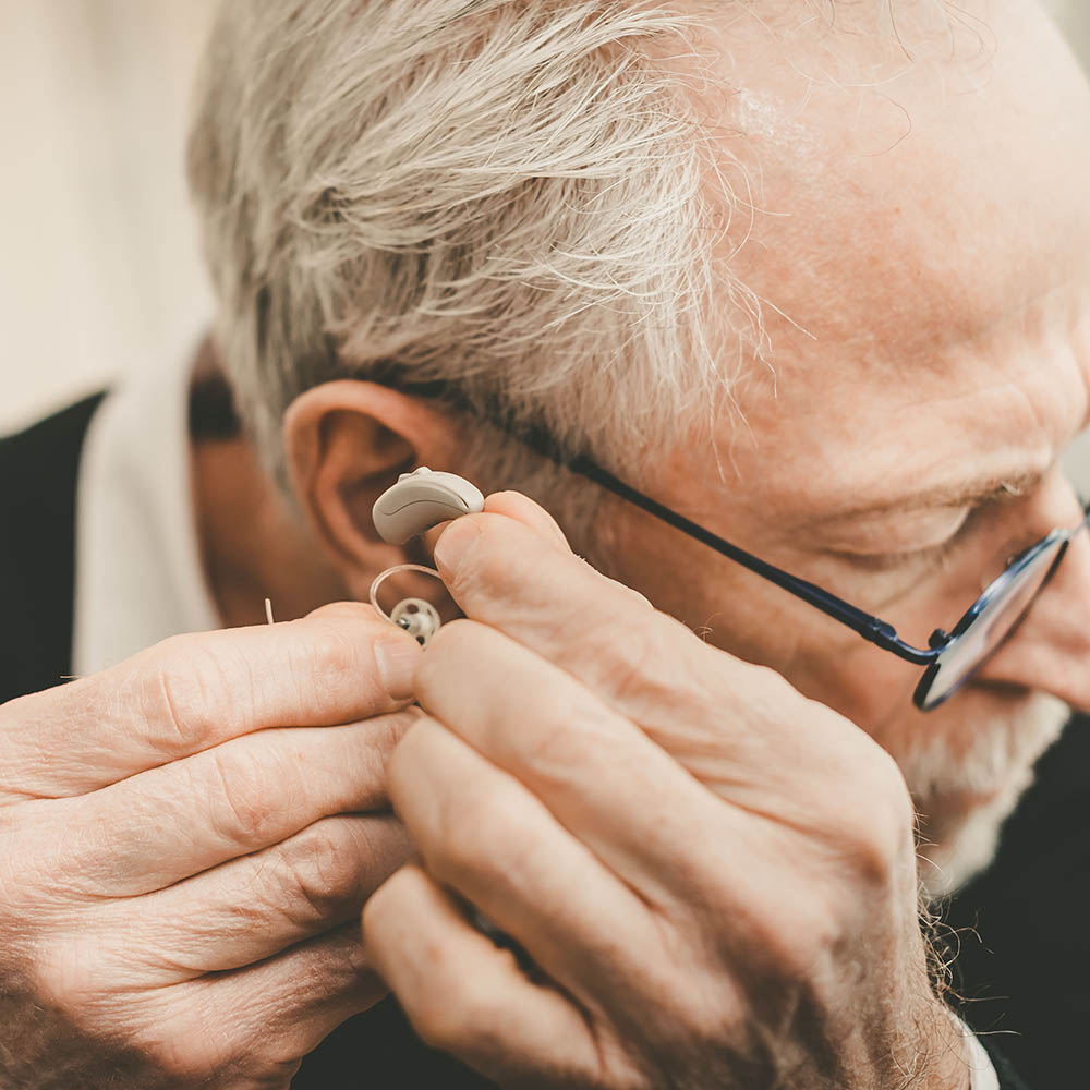 hoe maak je een hoortoestel proper