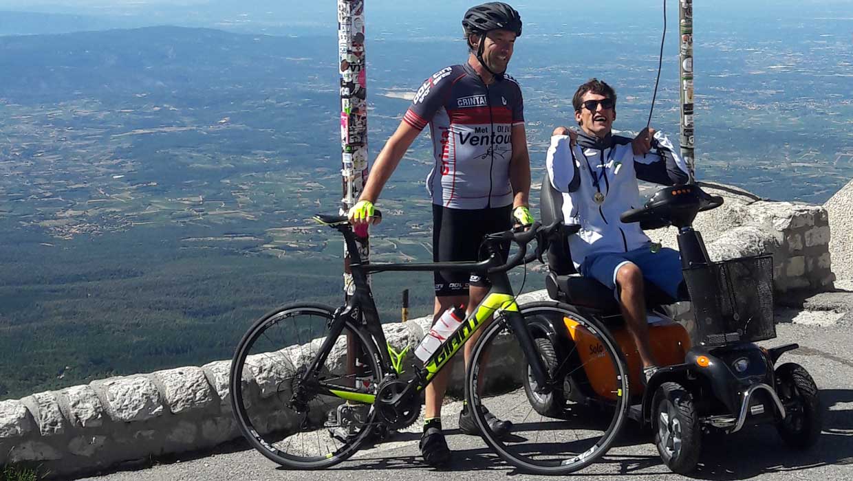 met scooter op de mont ventoux
