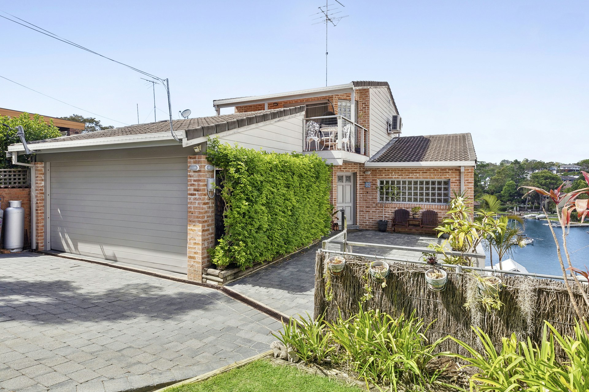 Image of garage
