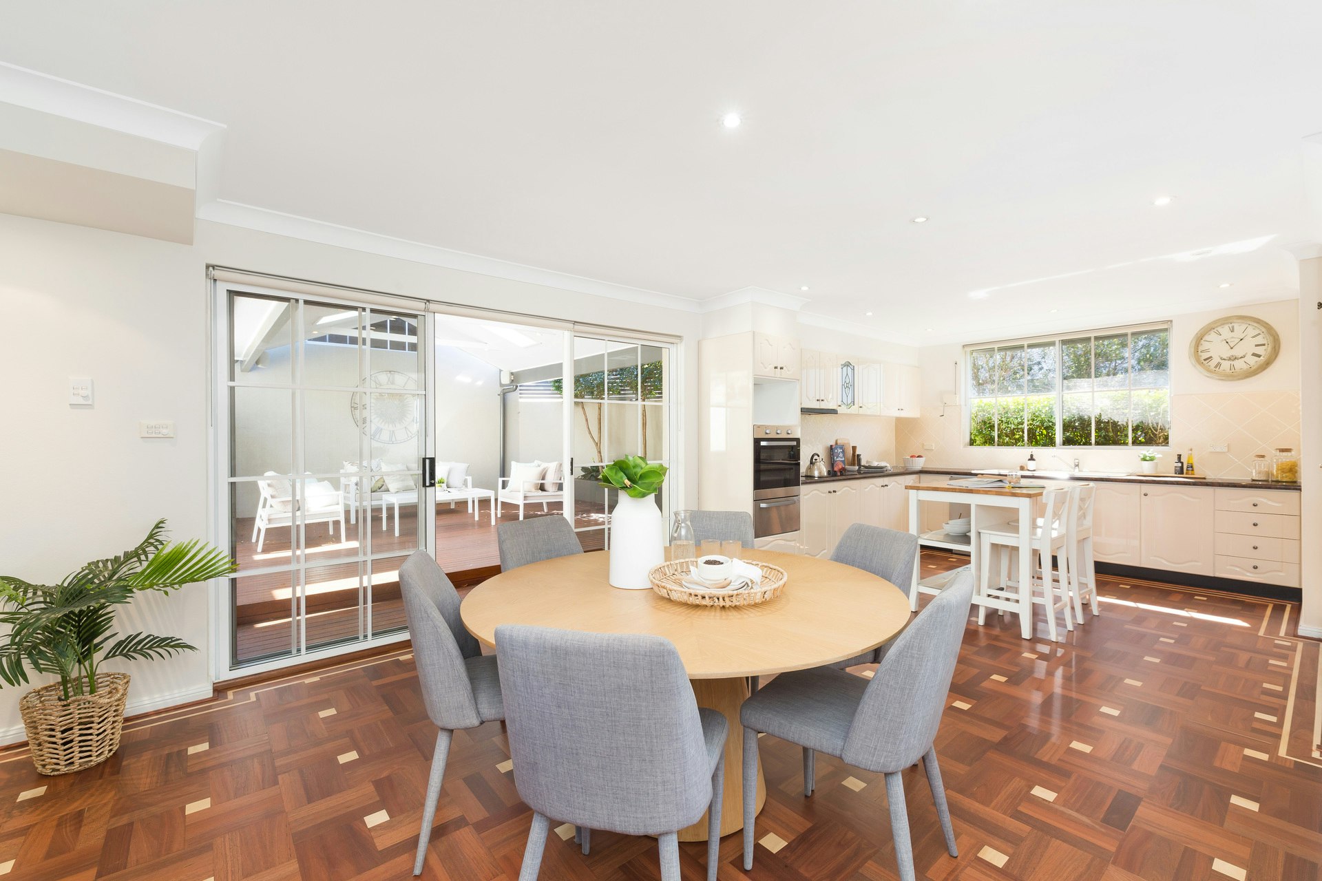 Image of dining room