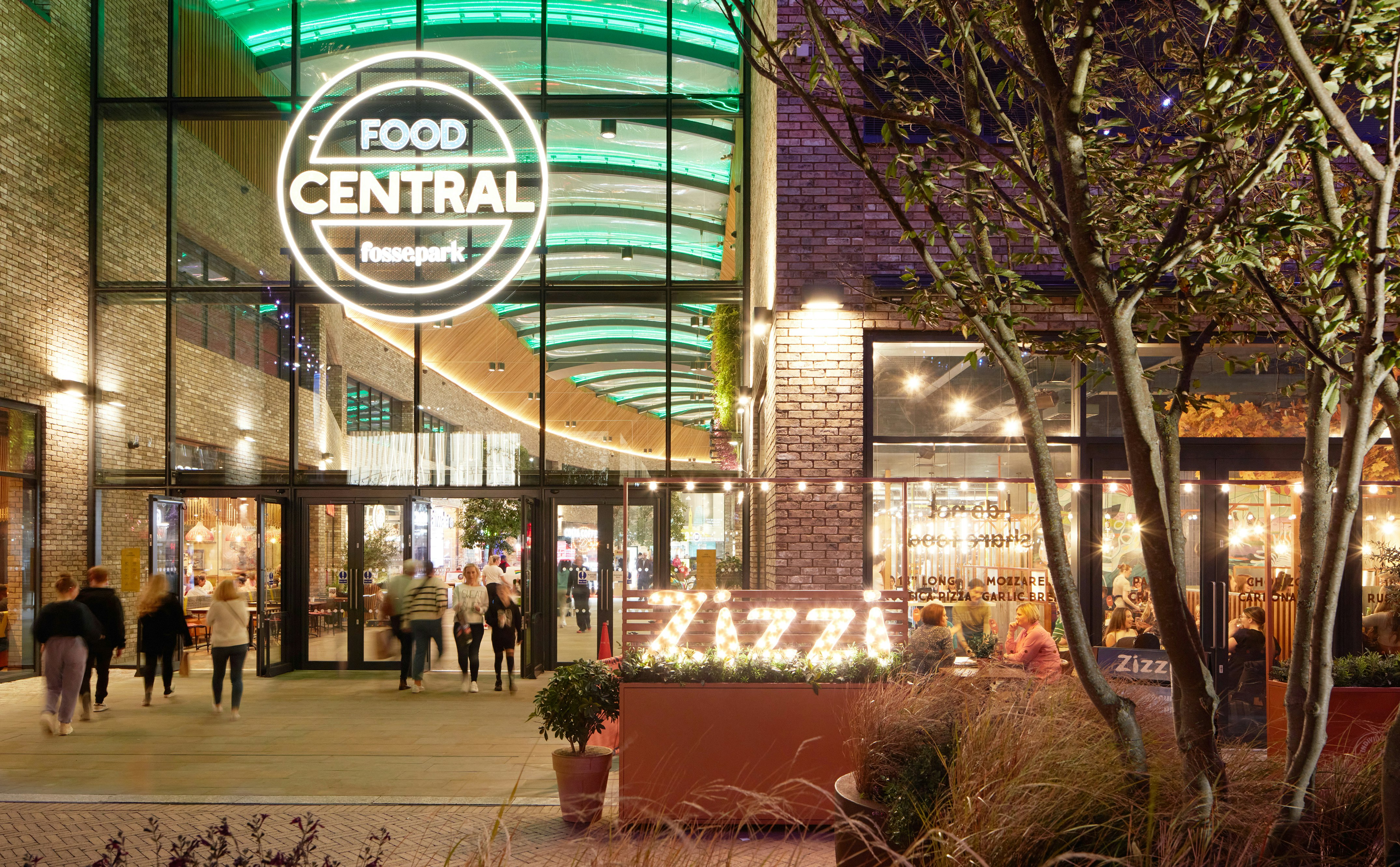 Shops and signage at Fosse Park