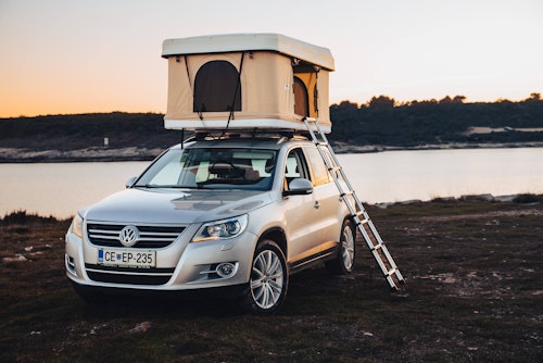Front view of VW Tiguan with 4WD and Roof tent from Balkan Campers in Kamenjak National Park, Croatia