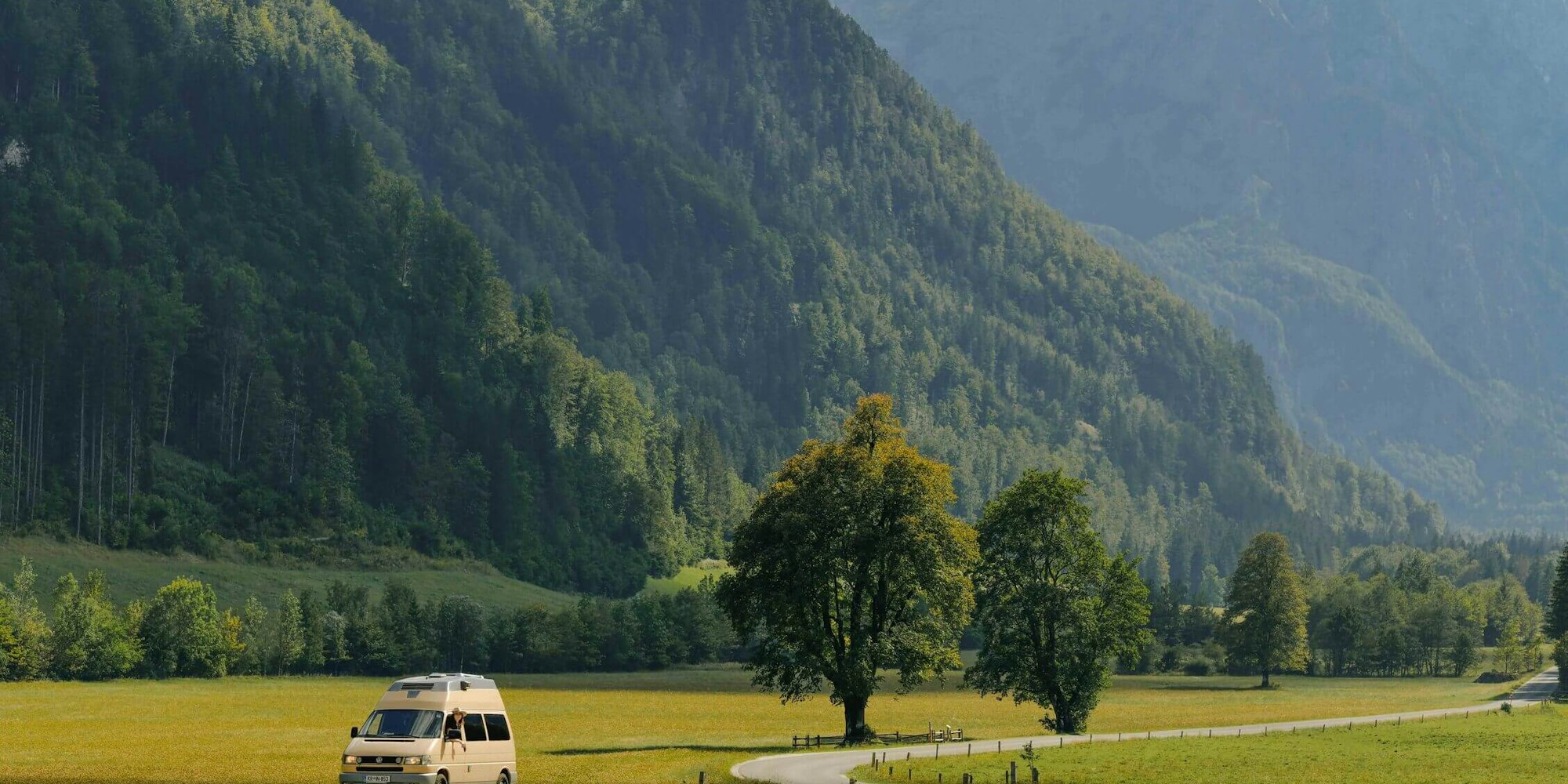 https://www.datocms-assets.com/136976/1732109059-balkancampers-balkan-road-trip.jpg?auto=format&fit=crop&h=1000&w=2000