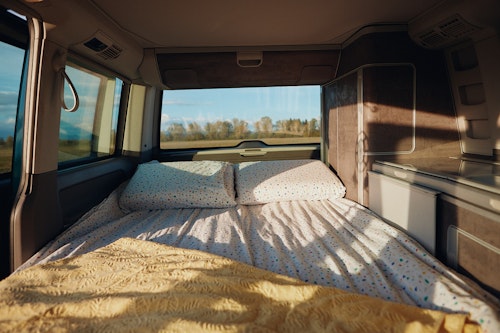Cosy Bedroom - Balkan Campers California rentals
