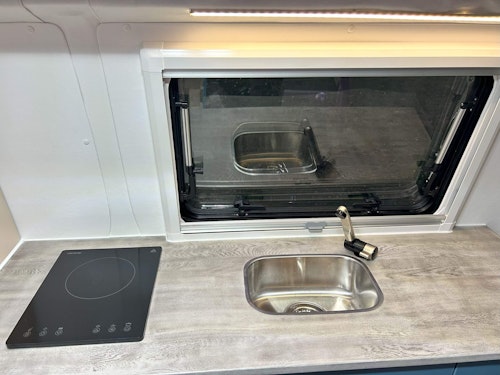 build in sink and stove in VW T6 Campervan
