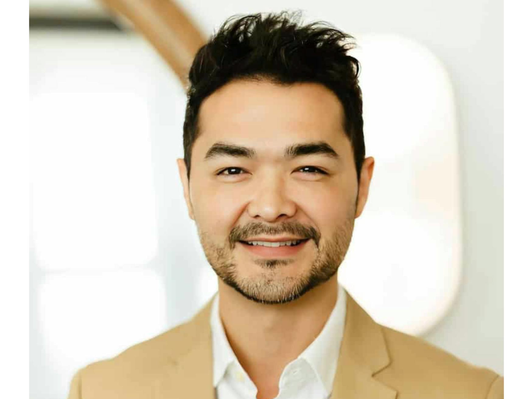 As Featured in The Daily Front Row: Plastic Surgeon Dr. David Hill Weighs in on the Accuracy and Value of AI Apps in Aesthetics