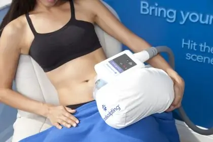 woman getting coolsculpting