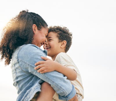 How Plastic Surgeons Treat Their Kids’ Cuts & Scrapes To Prevent Scarring