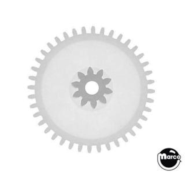 Gear cluster