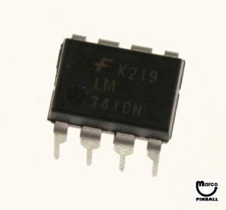 IC - 8 pin DIP comparator OP amp