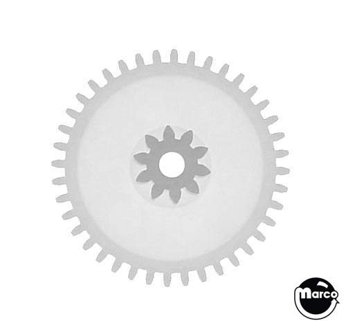 Gear cluster
