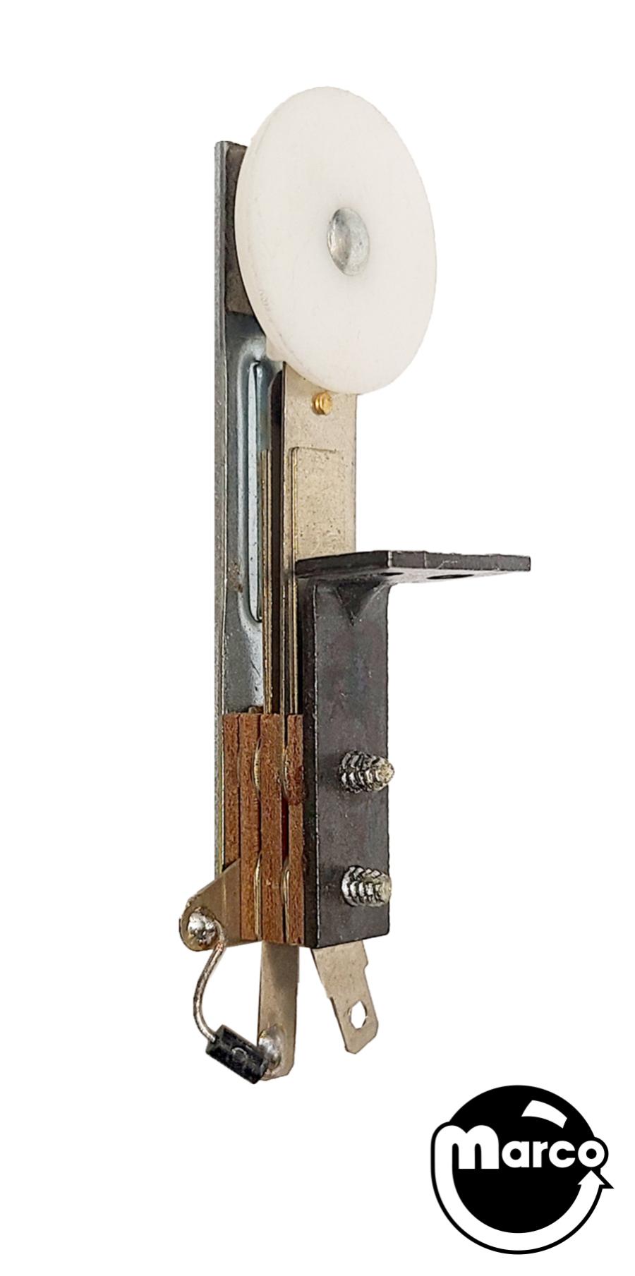 Target switch - round white front