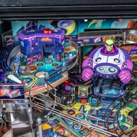FOO FIGHTERS PREMIUM (Stern) Pinball Machine