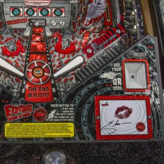 ELVIRA'S HOH BLOOD RED KISS EDITION (Stern) Pinball Machine