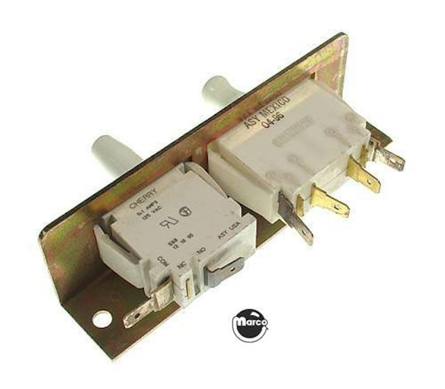 Power and memory interlock switch dual coin door assembly