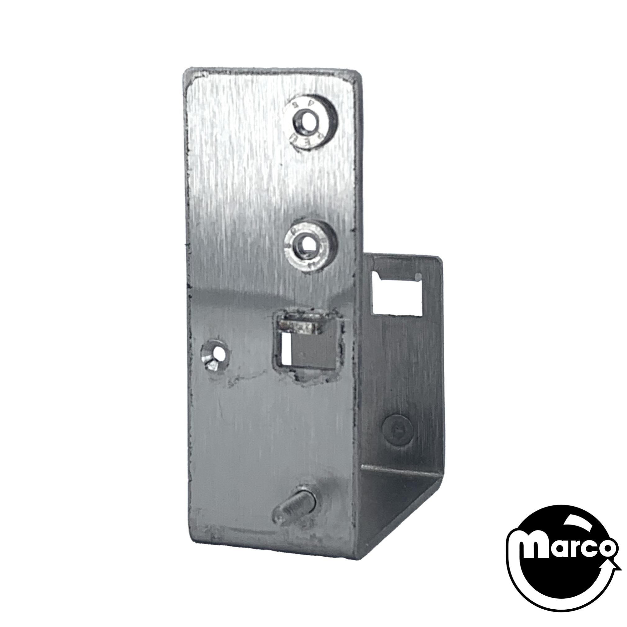(Stern) J Bracket with studs