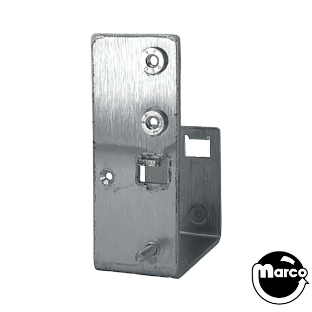 (Stern) J Bracket with studs