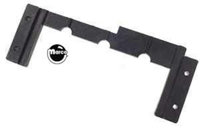 Moving target back plate guide