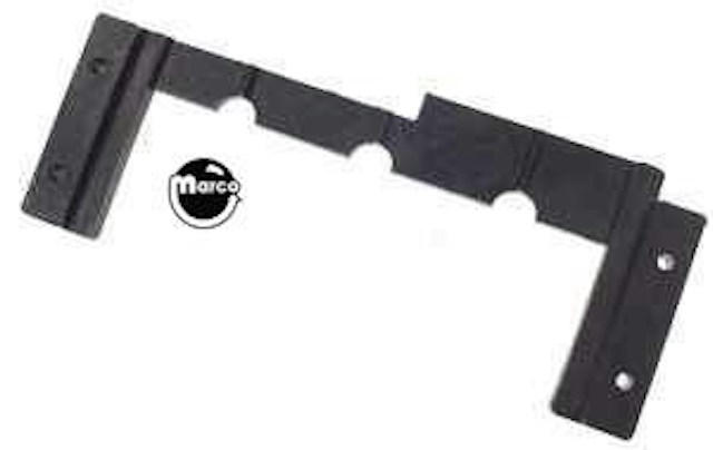 Moving target back plate guide