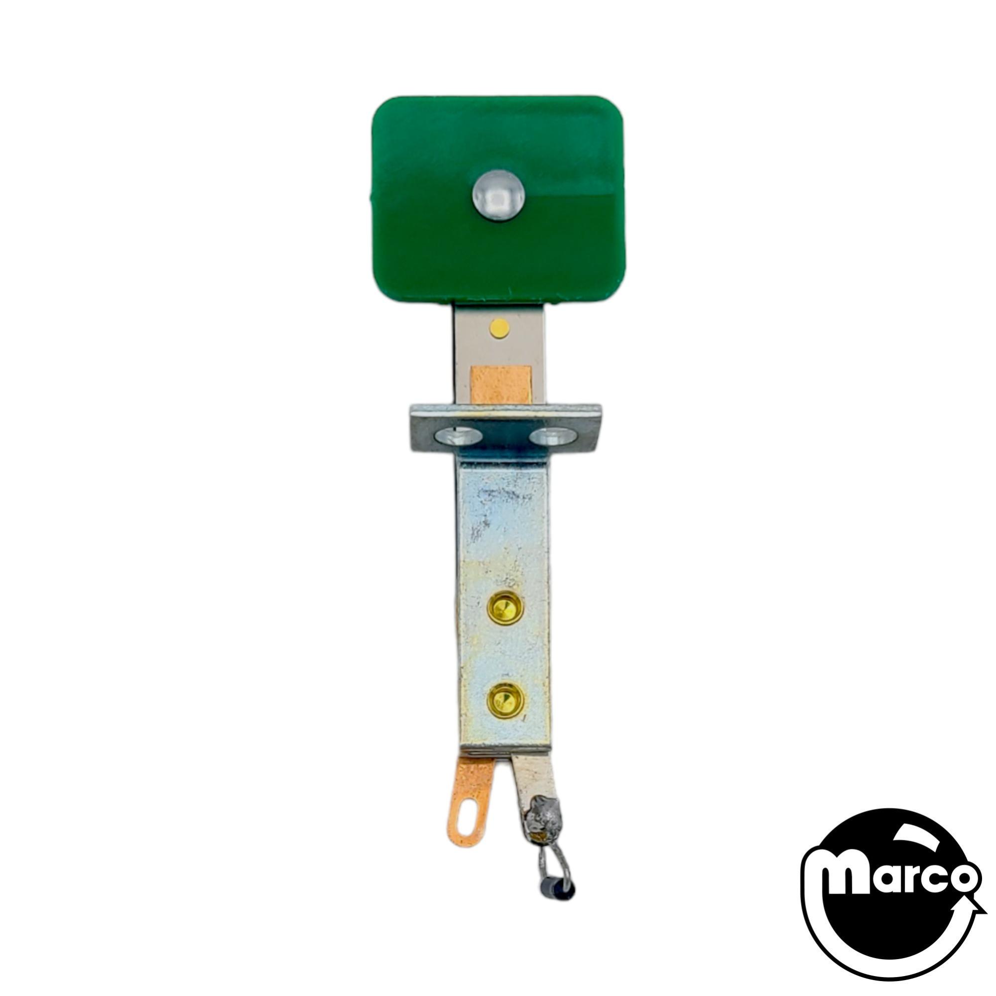 Target switch - front mount green square